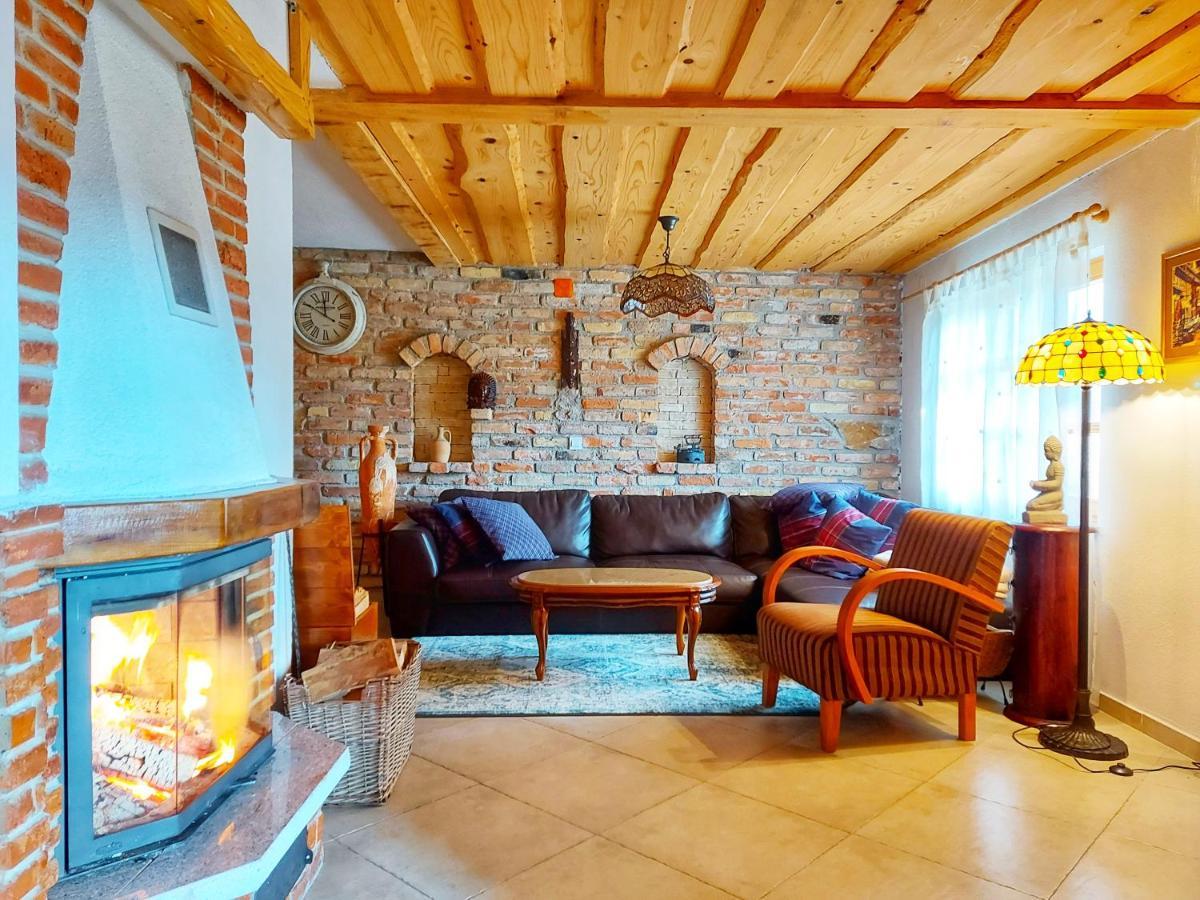 Peter'S Pine Cottage 科雷尼察 外观 照片