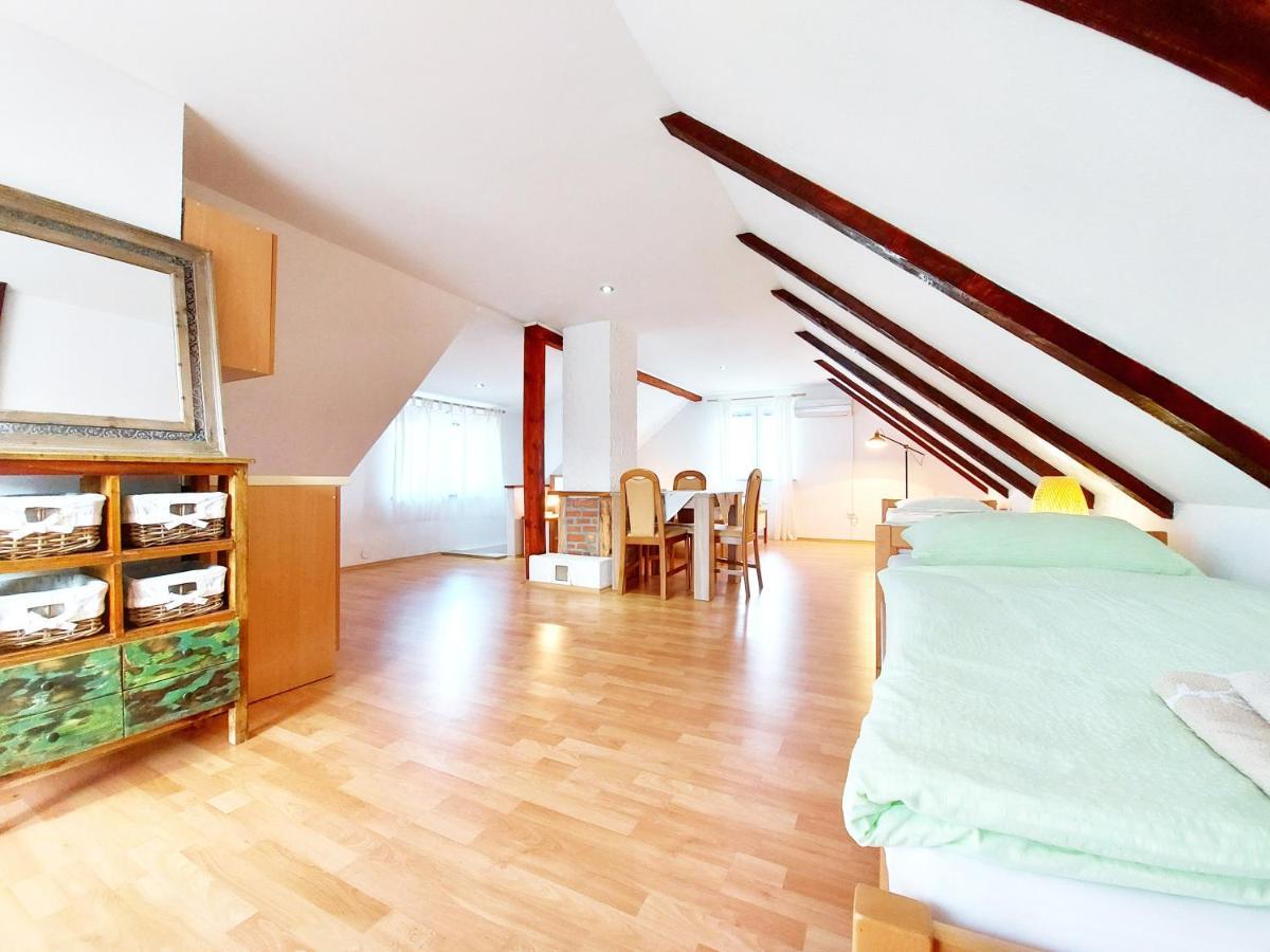 Peter'S Pine Cottage 科雷尼察 外观 照片
